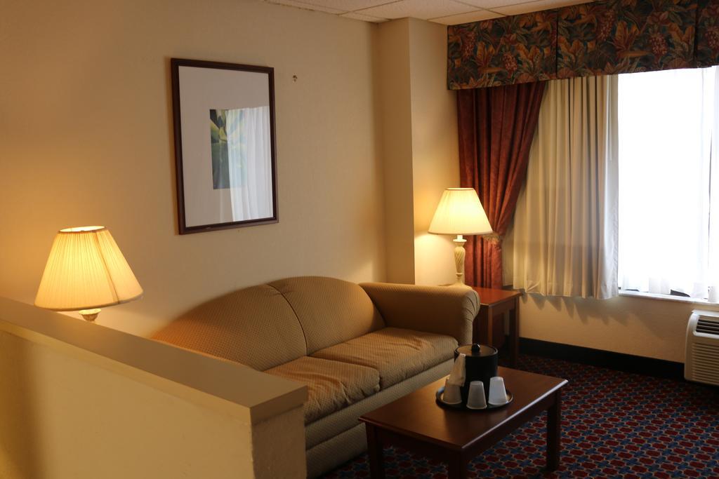 Imperial Swan Hotel And Suites Lakeland Habitación foto